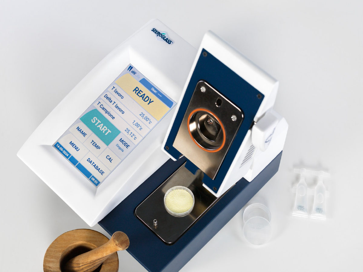 aWLife ekranı ve açık ölçüm hücresi, numune kabı içinde granül ürün